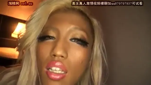 室内 · 脸部特写 · 销魂 · 张嘴 · 正面 · 厚妆