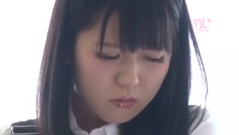 室内 · 脸部特写 · 学生装