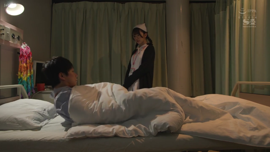 病床 · 医院 · 护士服 · 站立 · 全景 · 自然 · 互动 · 制服诱惑