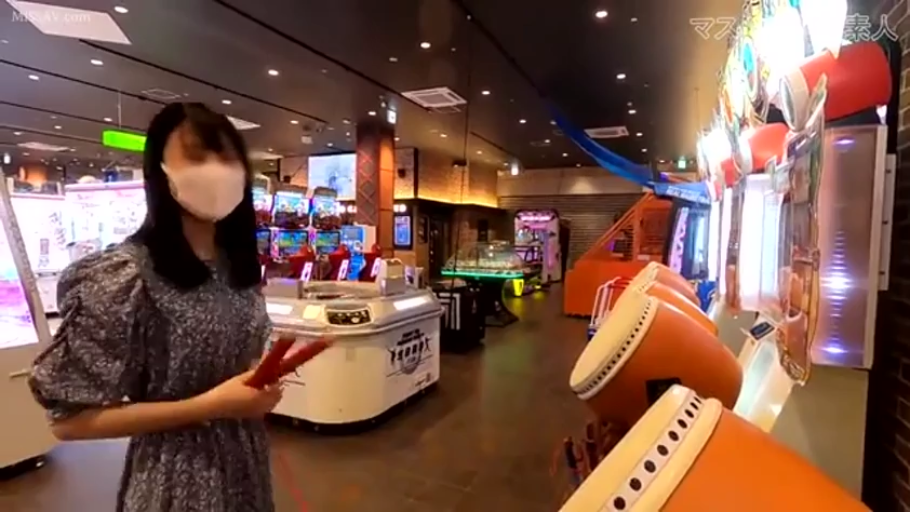 站姿 · いいえ · 小花柄ワンピース · 遮掩 · マスクを着用してください · 游艺中心 · 手持鼓棒 · 鼓棒