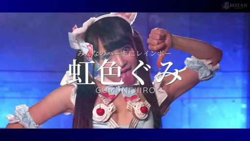 半身特写 · 双马尾 · 影棚 · 吐舌 · 猫耳发箍 · 情趣女仆装 · 调皮表情 · 抬手动作