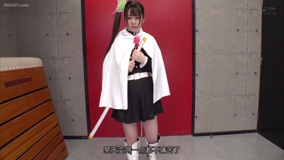 室内 · 严肃 · 全身 · 角色扮演 · 站姿 · Cosplay · 武士刀 · 持刀