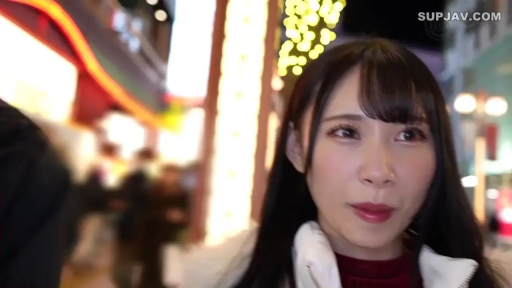 脸部特写 · 站立 · 自然 · 街道 · 夜景 · 说话 · 冬装