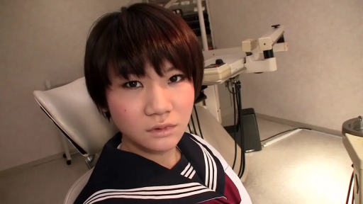 面部特写 · 日本校服 · 凝视 · 牙科诊室 · 牙医器材