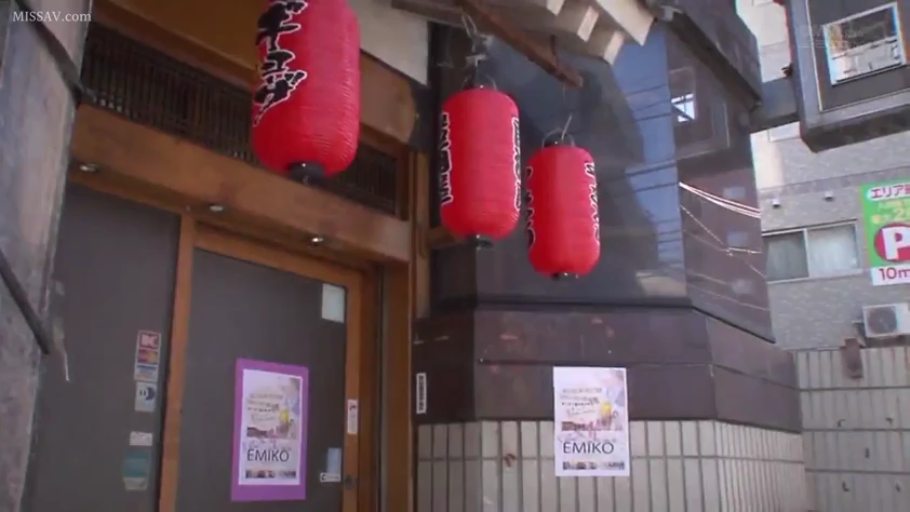 红灯笼 · 店门口