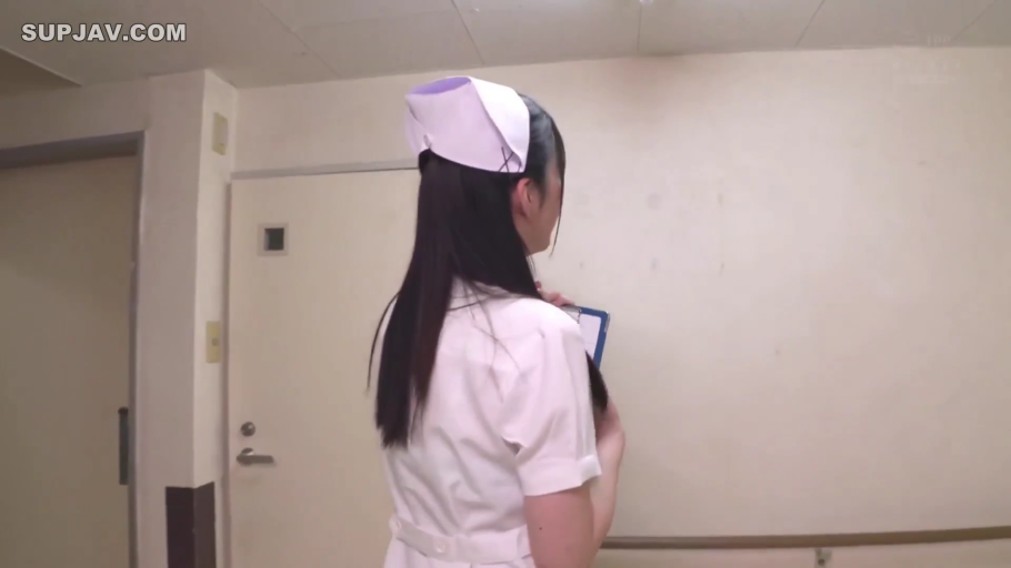 平静 · 走廊 · 白色护士服 · 护士帽 · 护士帽