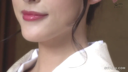 室内 · 和服 · 唇部