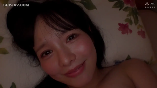 脸部特写 · 卧室 · 微笑 · 裸体