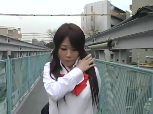 中景 · 自然 · 行走 · 水手服 · 撩发 · 街拍 · 户外天桥