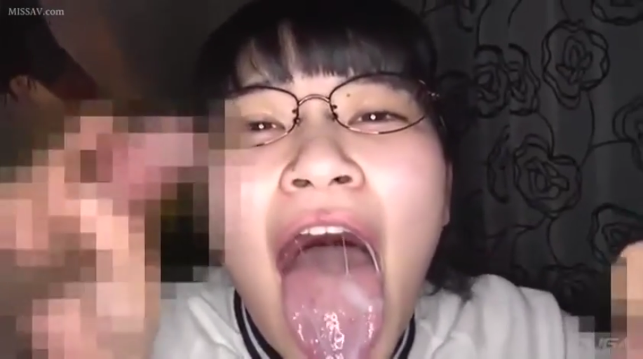 室内 · 校服 · 脸部特写 · 正面