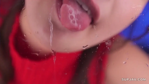 室内 · 沉醉 · 舌头特写 · 红色上衣 · 玻璃水珠