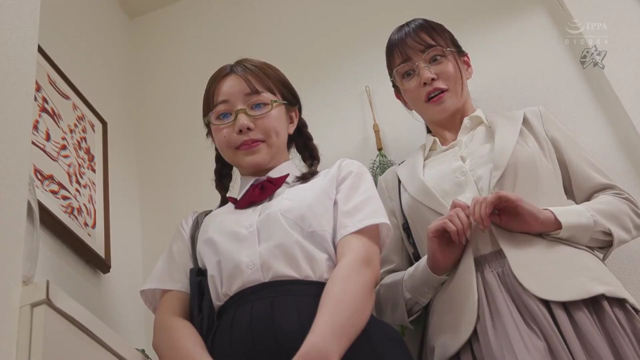 室内 · 中景 · 制服