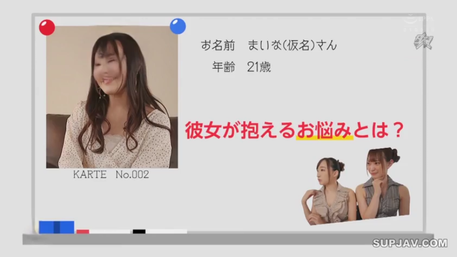 室内 · 思考 · 白板 · 人物面部特写 · 访谈字幕 · 浅色波点上衣
