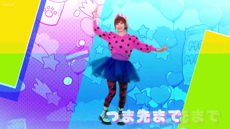 微笑 · 虚拟背景 · 头饰 · 印花打底裤 · 人物全身远景 · 彩色波普风特效