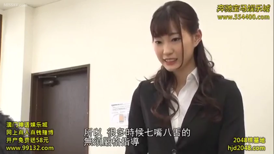 办公室 · 黑色西装外套 · 面部特写 · 谈话中