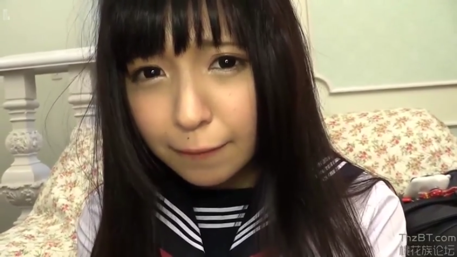 卧室 · 抿嘴 · 眼睛 · 水手服