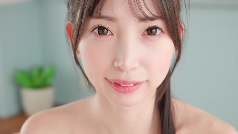 室内 · 期待感 · 眼睛特写 · 裸体（未露胸部）