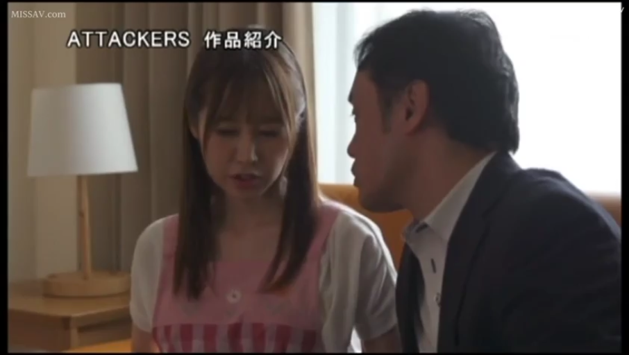 卧室 · 困惑 · 台灯 · 人物半身像 · 男性穿深色西装和衬衫
