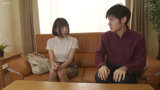 Conversation · Medium shot · 平静 · Living room · sit side by side · Handbag · 日常 · 衬衫裙装