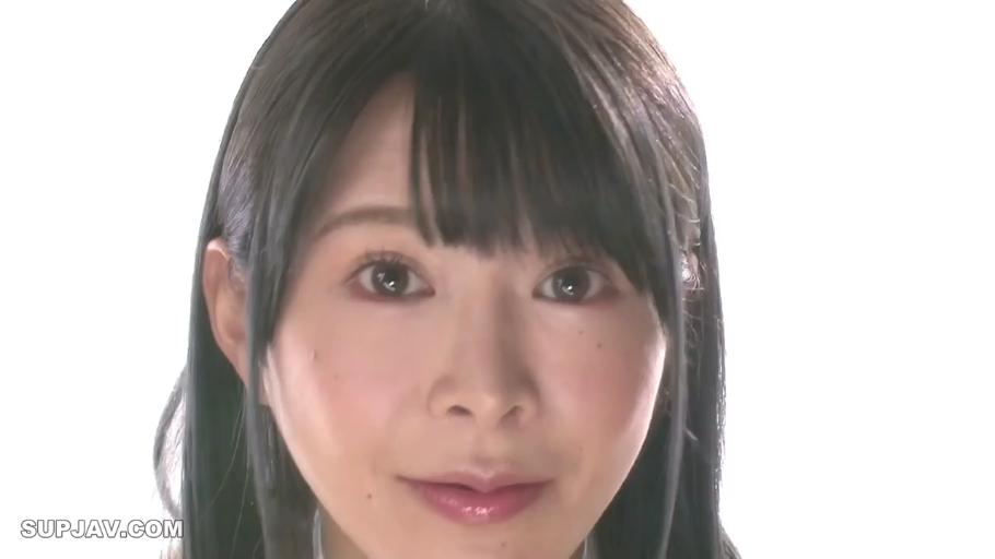 微笑 · 眼睛特写 · 摄影棚 · 无法判定