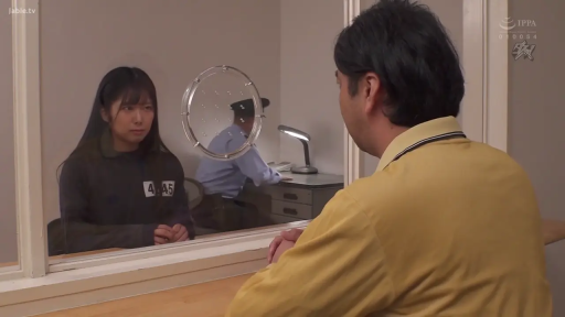 座り姿勢 · 会話 · 真剣 · ロールプレイング · 玻璃隔断 · 囚服 · 探监室