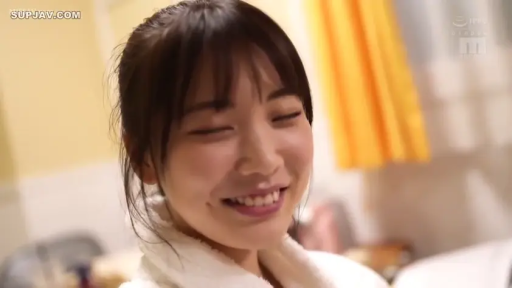 室内 · 脸部特写 · 正面 · 浴袍