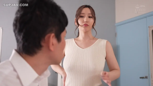 室内 · 审视 · 白いノースリーブニットセーター · 女人脸部特写