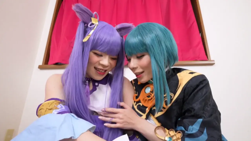 室内 · 坐姿 · 愉悦 · 半身 · 双人 · 调情 · 假发 · 角色扮演服