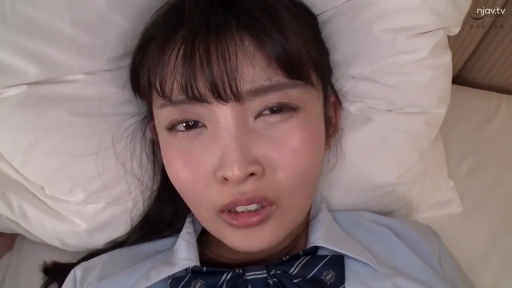 脸部特写 · 卧室 · JK制服 · 躺卧