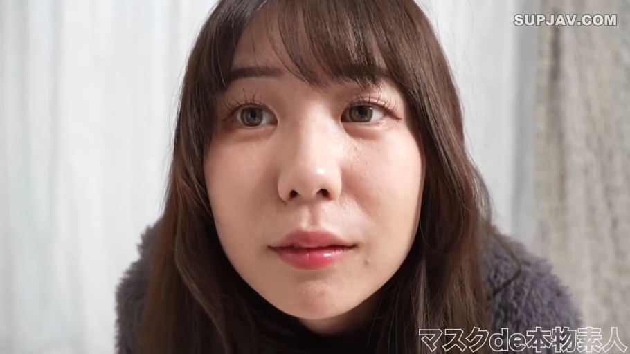迷茫 · 眼睛特写 · 室内摄影棚 · 灰色毛绒外套