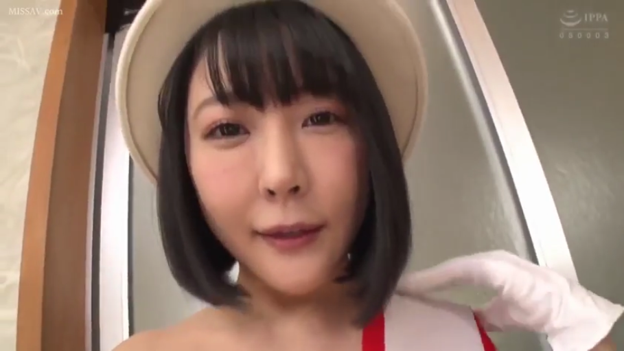 室内 · 脸部特写 · 微笑 · 制服 · 注视 · 正面 · 帽子