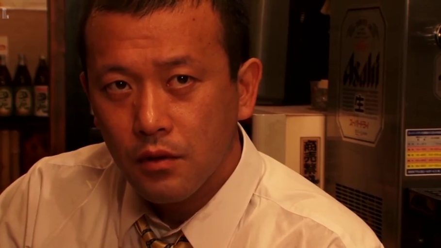 专注 · 脸部特写 · 领带 · 居酒屋 · 领带 · 光线偏暖色