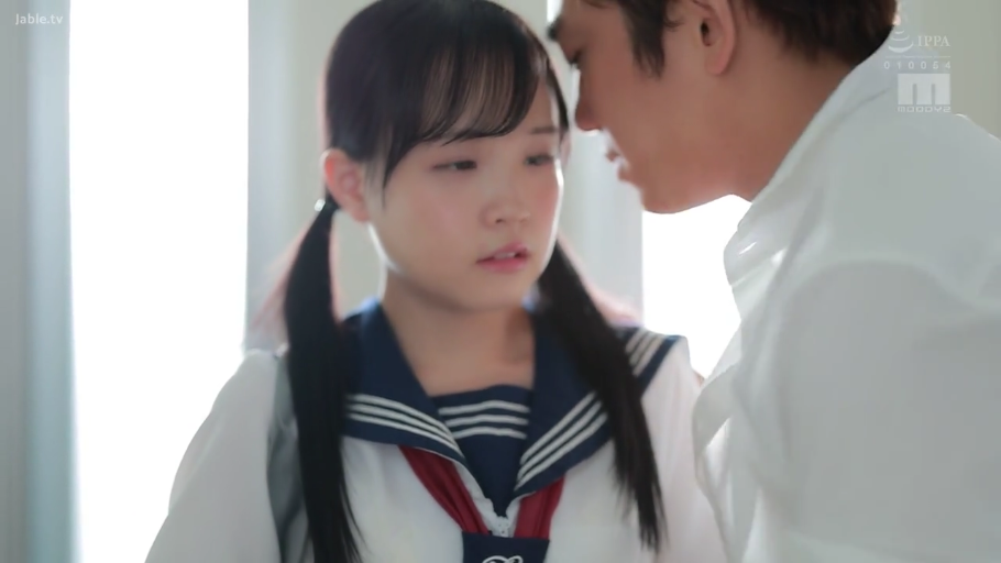 室内 · 水手服 · 中景特写 · 面对面