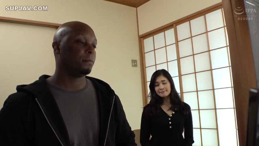 站立 · 和室 · 中景 · 休闲服