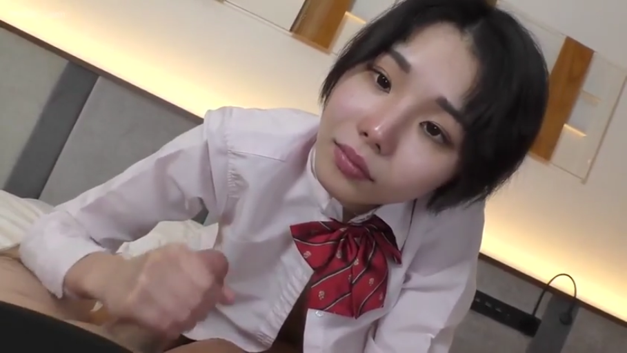 面部 · 俯身 · 第一视角 · 卧室 · 制服 · 平淡 · 手淫