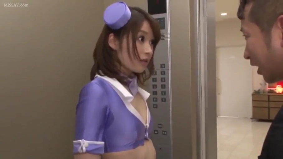 头部特写 · 被注视 · 制服诱惑 · 电梯 · 制服领巾 · 空姐帽