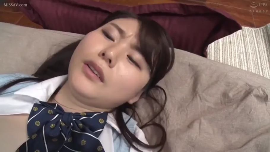 寝室 · 沉醉 · 顔のクローズアップ · 制服领结 · 性交中