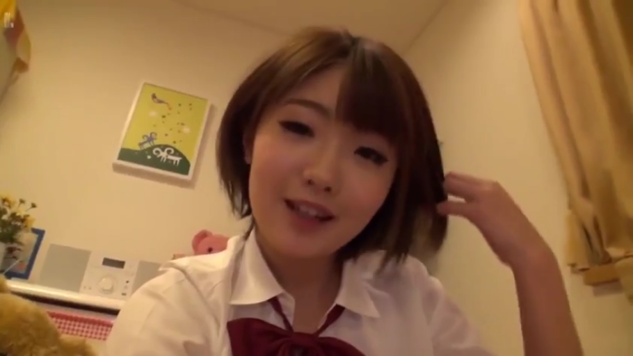 顔部のクローズアップ · 寝室 · 看着镜头 · 白色校服衬衫 · 自拍视角 · 无 · 无