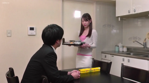 站立 · 中景 · 平静 · 厨房 · 针织衫 · 餐具 · 日本AV · 端托盘