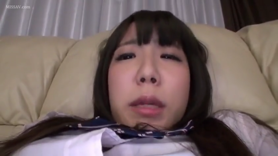卧室 · 脸部特写 · 半张嘴 · 领结 · POV视角