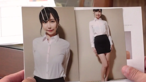 室内 · 职业表情 · 黑色包臀裙 · 回形针 · 全身照特写 · 照片上有回形针