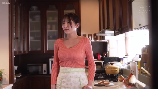 站立 · 半身 · 厨房 · 围裙