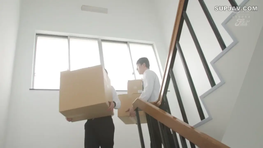 白衬衫 · 楼梯间 · 遠景