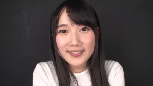 室内 · 面部特写 · 白色上衣 · 正面