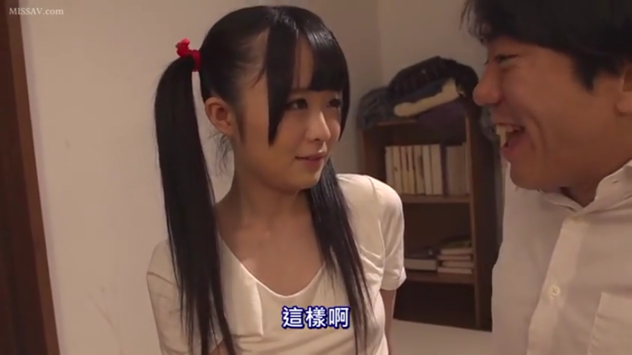 卧室 · 中文字幕 · 微笑着看向对方 · 白色T恤 · 女优面部特写