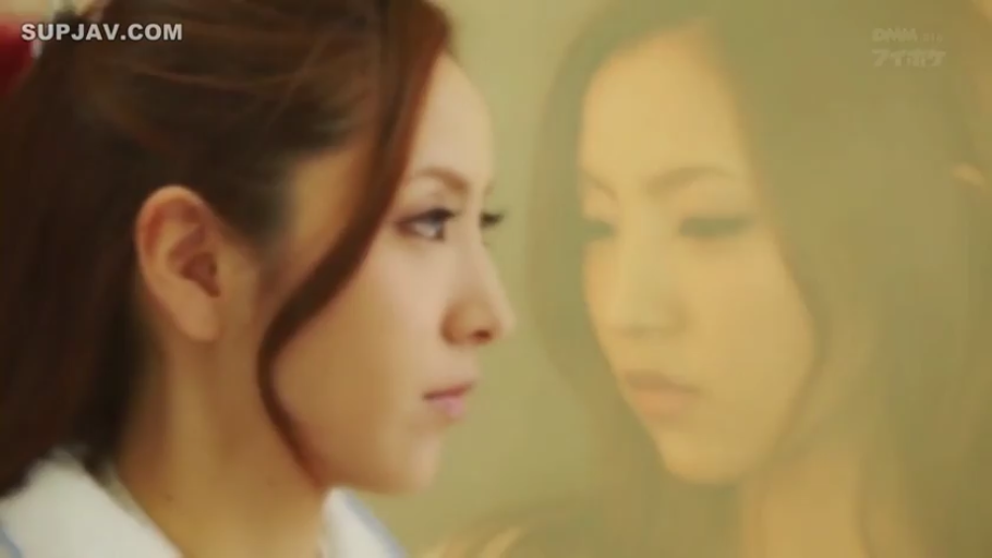 室内 · 面部特写 · 制服