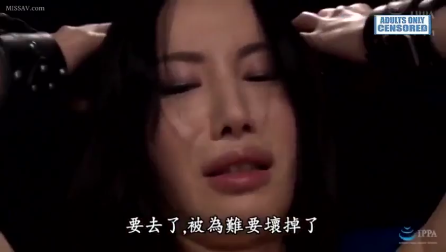 室内 · 脸部 · 销魂 · 性高潮 · 黑发 · 双手过头 · 黑色皮手环 · 铆钉