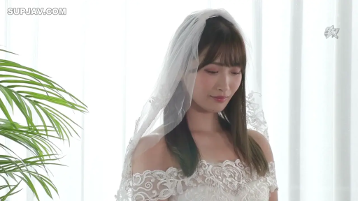 室内 · 站姿 · 胸部以上 · 婚纱