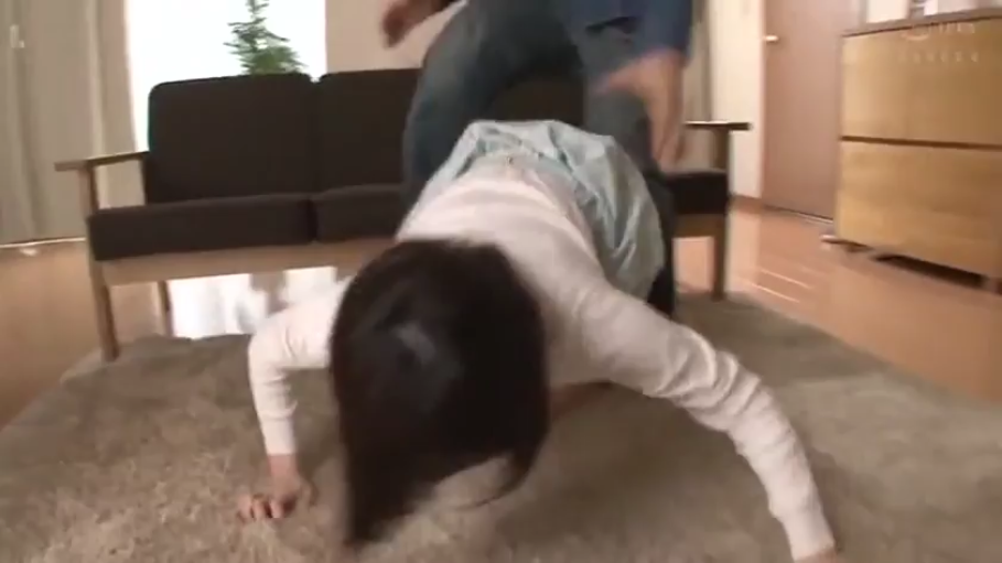 客厅 · 跪爬 · 休闲服