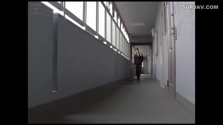 自然 · 职业装 · 走廊 · 行走 · 走路